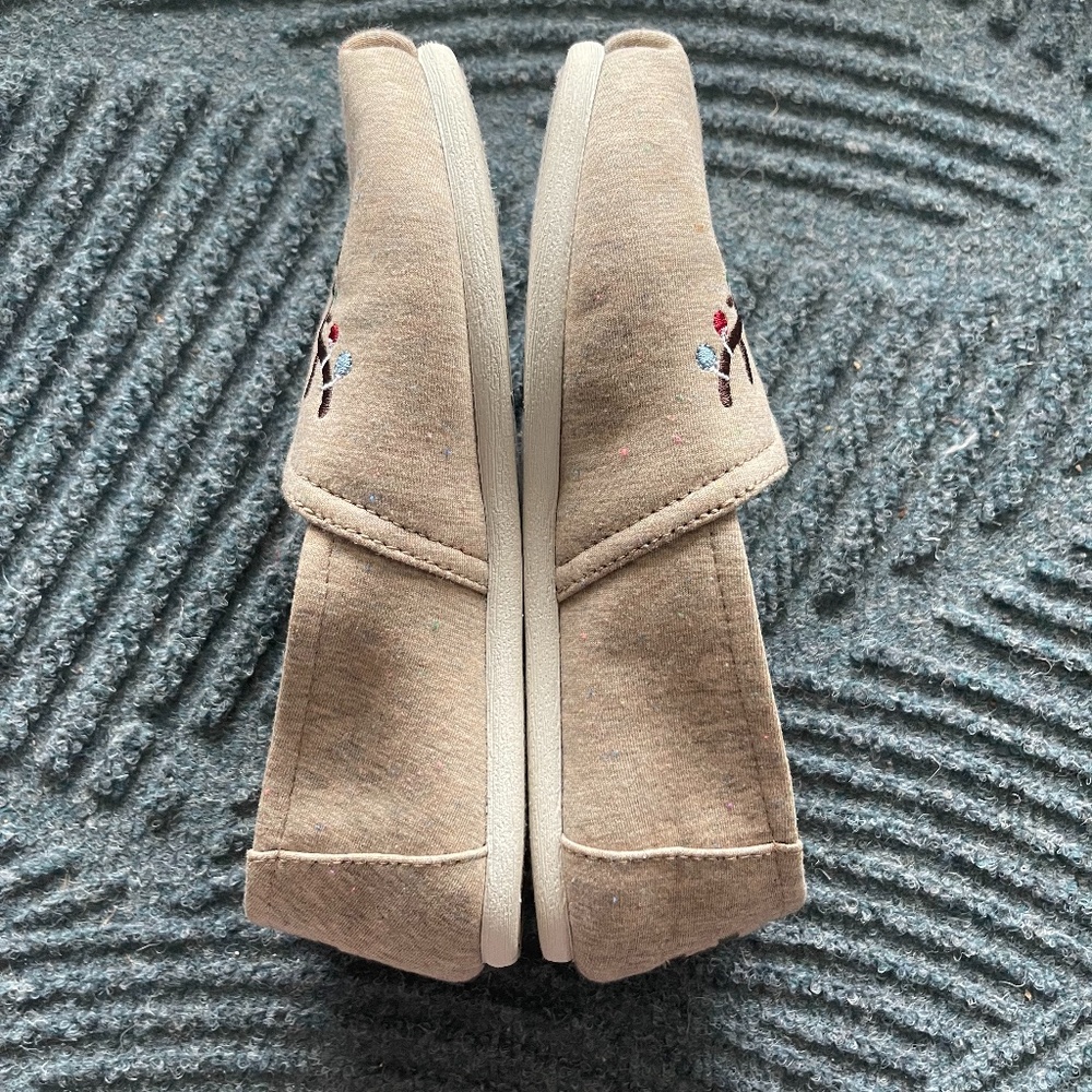 TOMS Embroidered Reindeer Seasonal Classic Alpargata - 6.5 - Picture 4 of 11